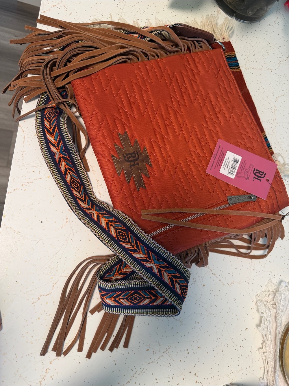 Red Dirt Hat Quilted Crossbody Bag in Burnt Orange
